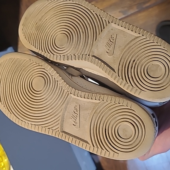 White nike air - Picture 3 of 4